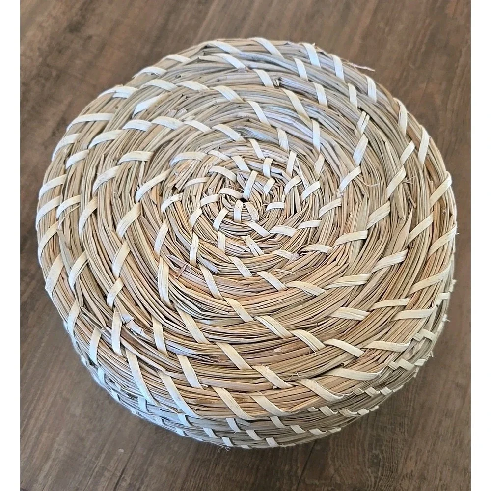 Vintage Woven Sweetgrass Handmade Round Bulbous Basket With Lid 7